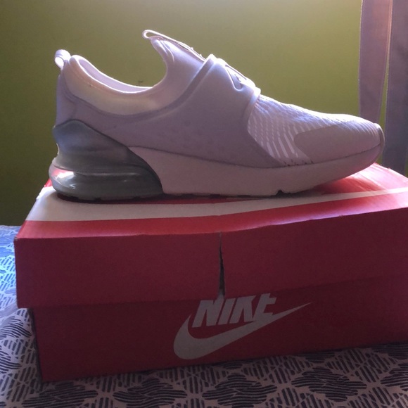 Nike Air Max 270 - Picture 3 of 6